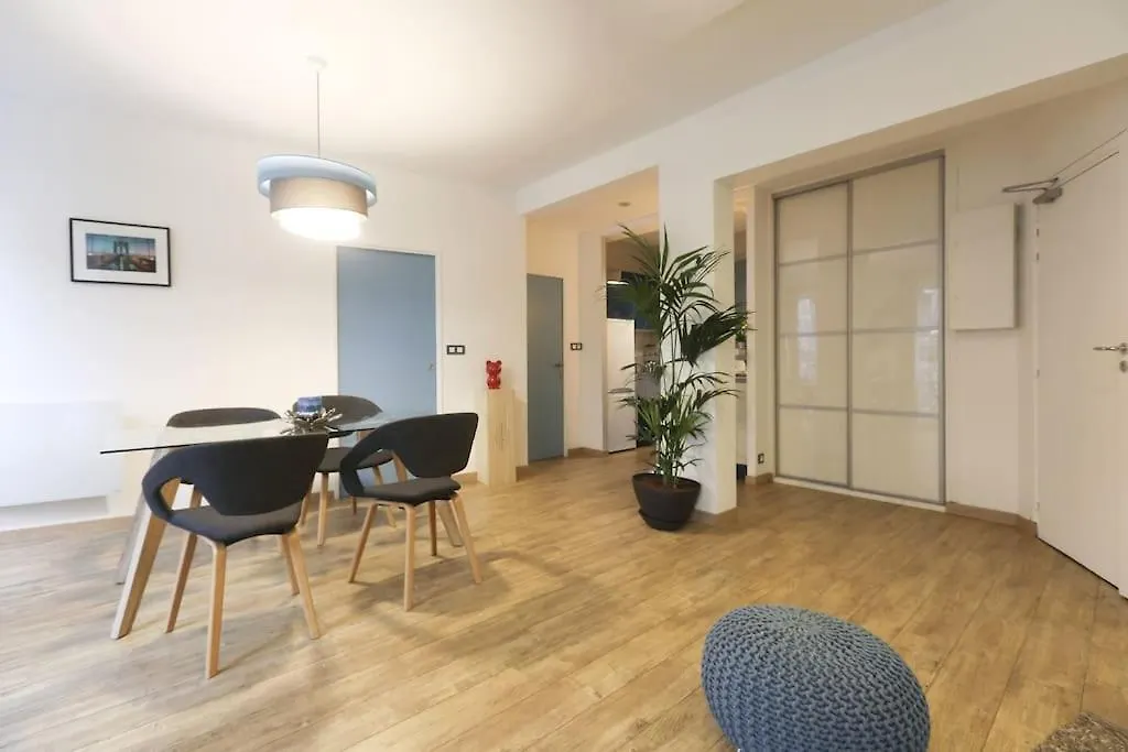 Newly Renovated Spacious In Montorgeuil Area Apartmán *