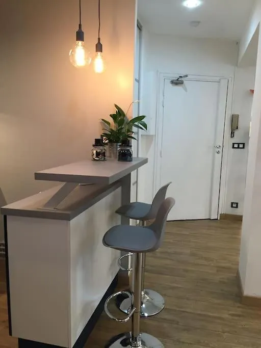 Newly Renovated Spacious In Montorgeuil Area Apartmán