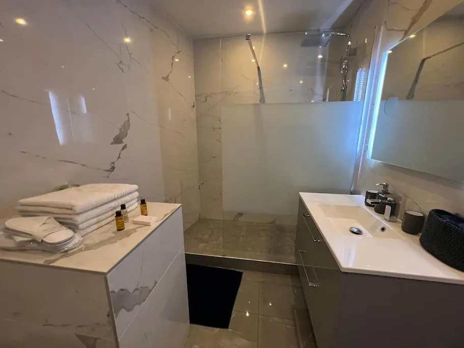 Apartment Newly Renovated Spacious In Montorgeuil Area