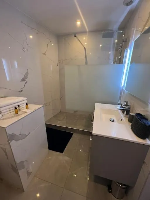 Newly Renovated Spacious In Montorgeuil Area * Paris